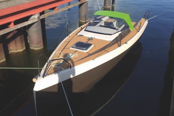 GreenBoats - GreenBente24 : un bateau avec 80% de matériaux renouvelables Gagnant du Biocomposite Award 2017 (Biocomposite Conference Cologne) http://www.green-boats.de/greenbente