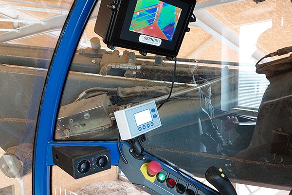 La griffe est munie d’une pesée embarquée et d’une caméra thermique pour contrôler le séchage dans les cellules