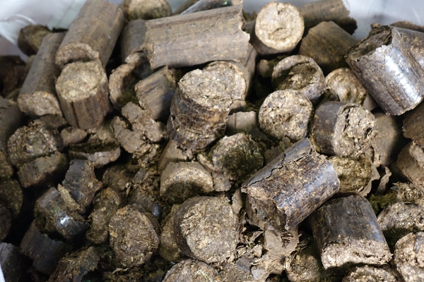 Bûchettes en vrac ©ValBiom