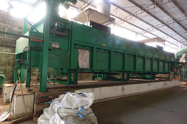 Séchoir à tapis (95°C) - débit de la machine : 1.5 tonne ©ValBiom