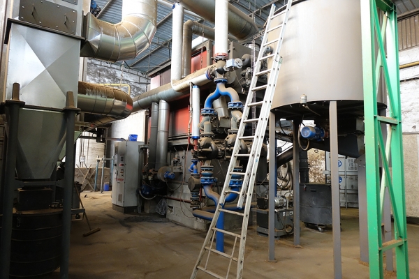 Chaudière biomasse en arrière fond ©ValBiom