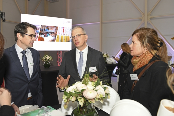 ©BioWanze - A gauche, B. Auquière (ValBiom), au milieu, A. Tonneaux (BioWanze), à droite, S. Bourez (Wagralim)